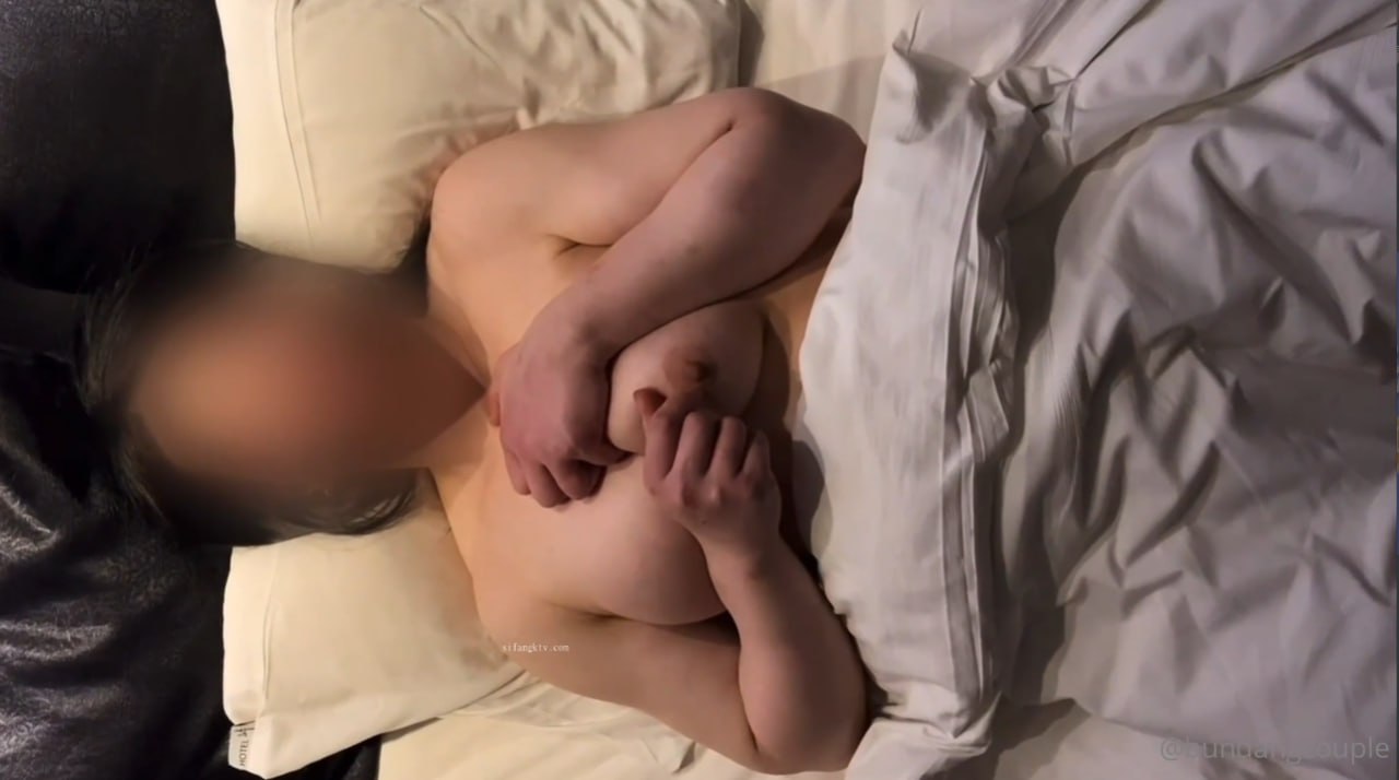 【超人探花】20岁165cm，兼职美女，一对圆润美乳，身材棒态度好，逼逼被插入完美展示